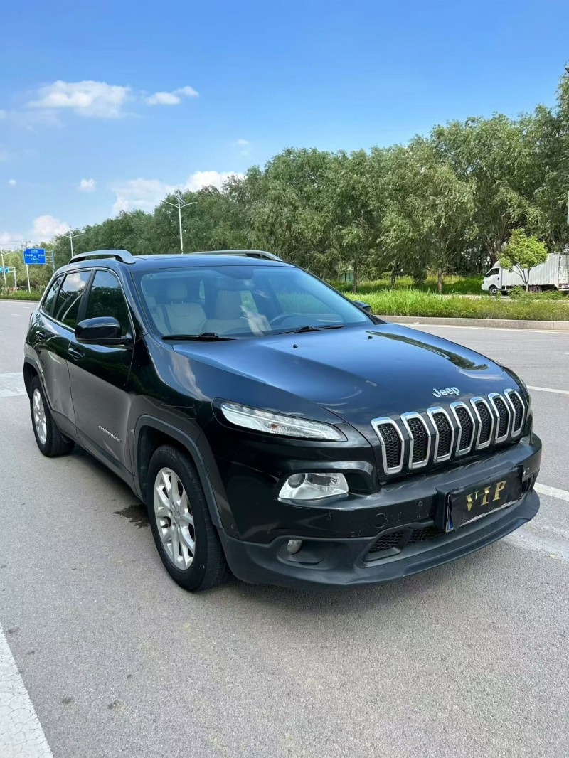 16年东营Jeep自由光