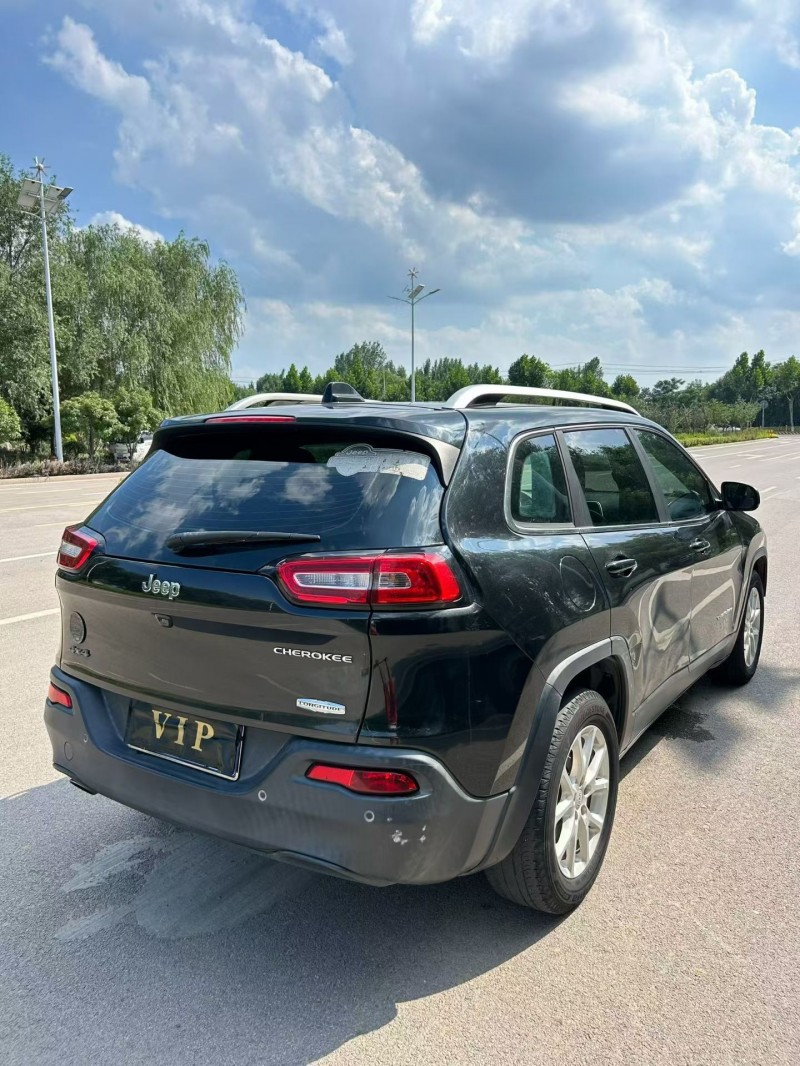 16年东营Jeep自由光