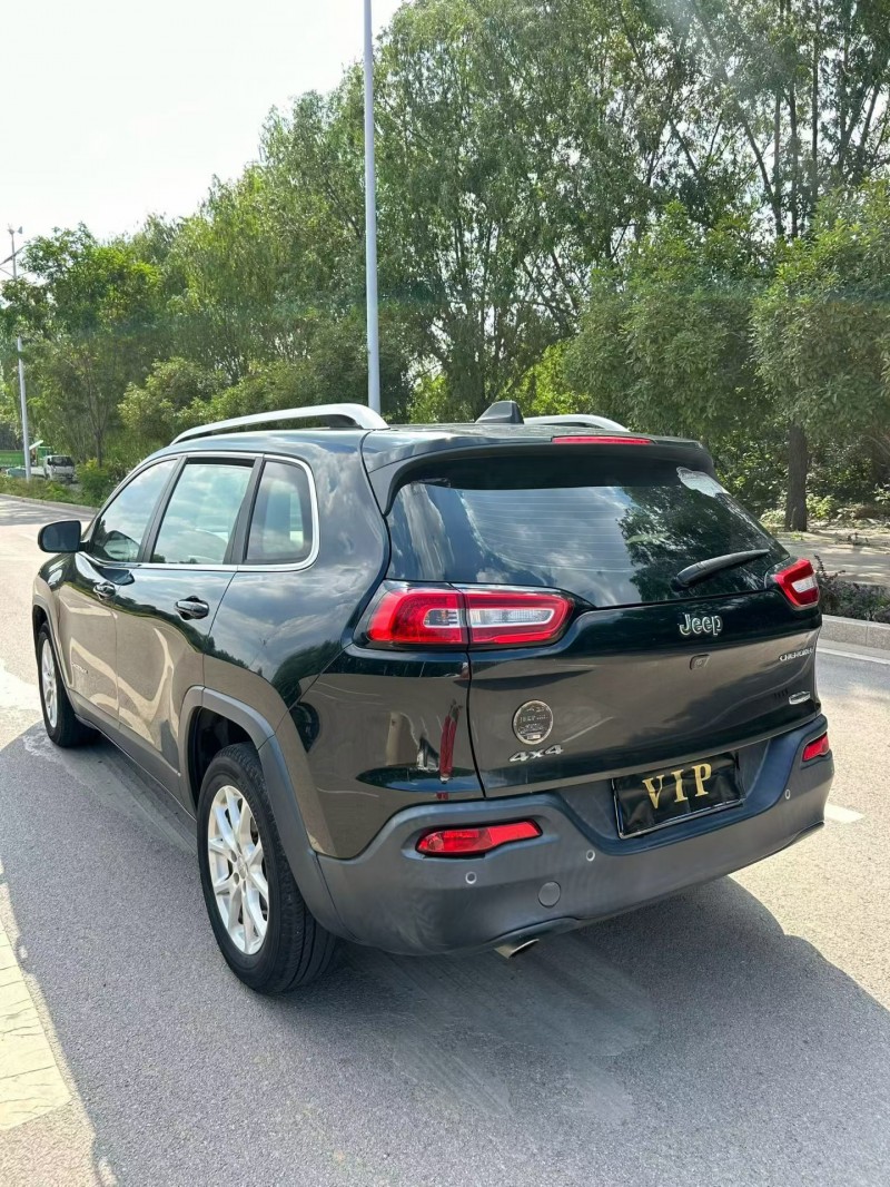 16年东营Jeep自由光