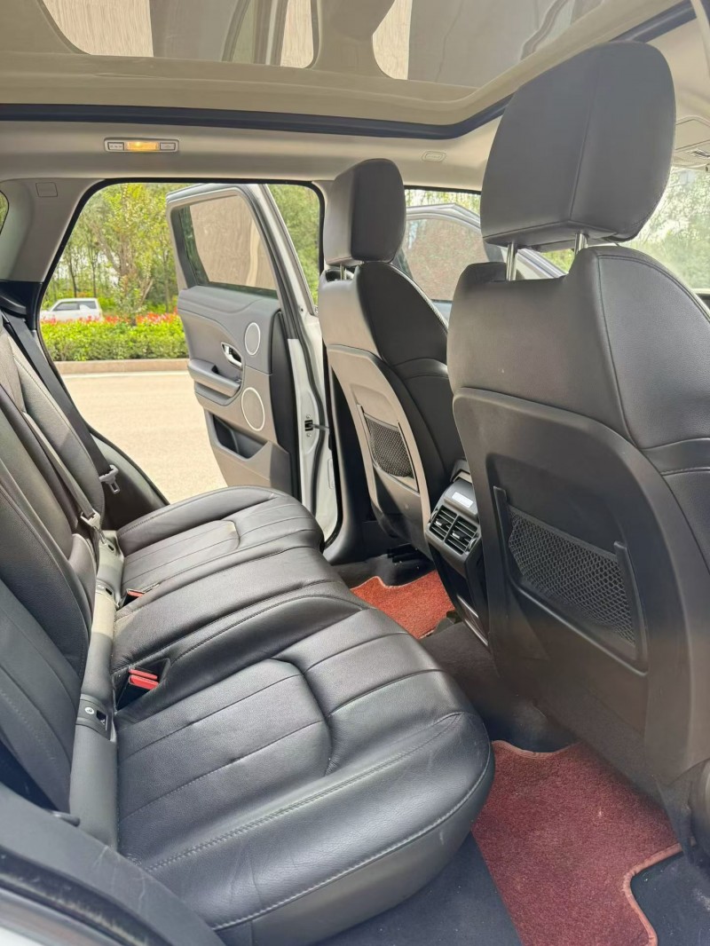 18年济南路虎揽胜极光