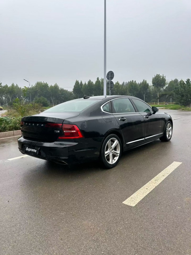 19年烟台沃尔沃S90