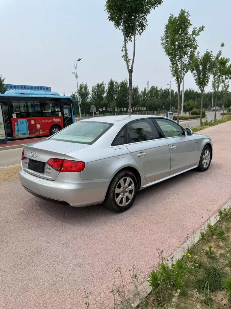 12年东营奥迪A4