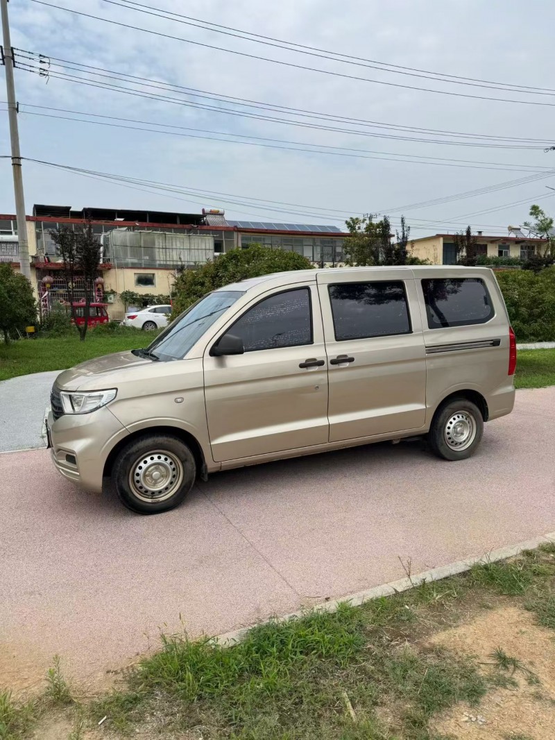 21年枣庄五菱汽车荣光