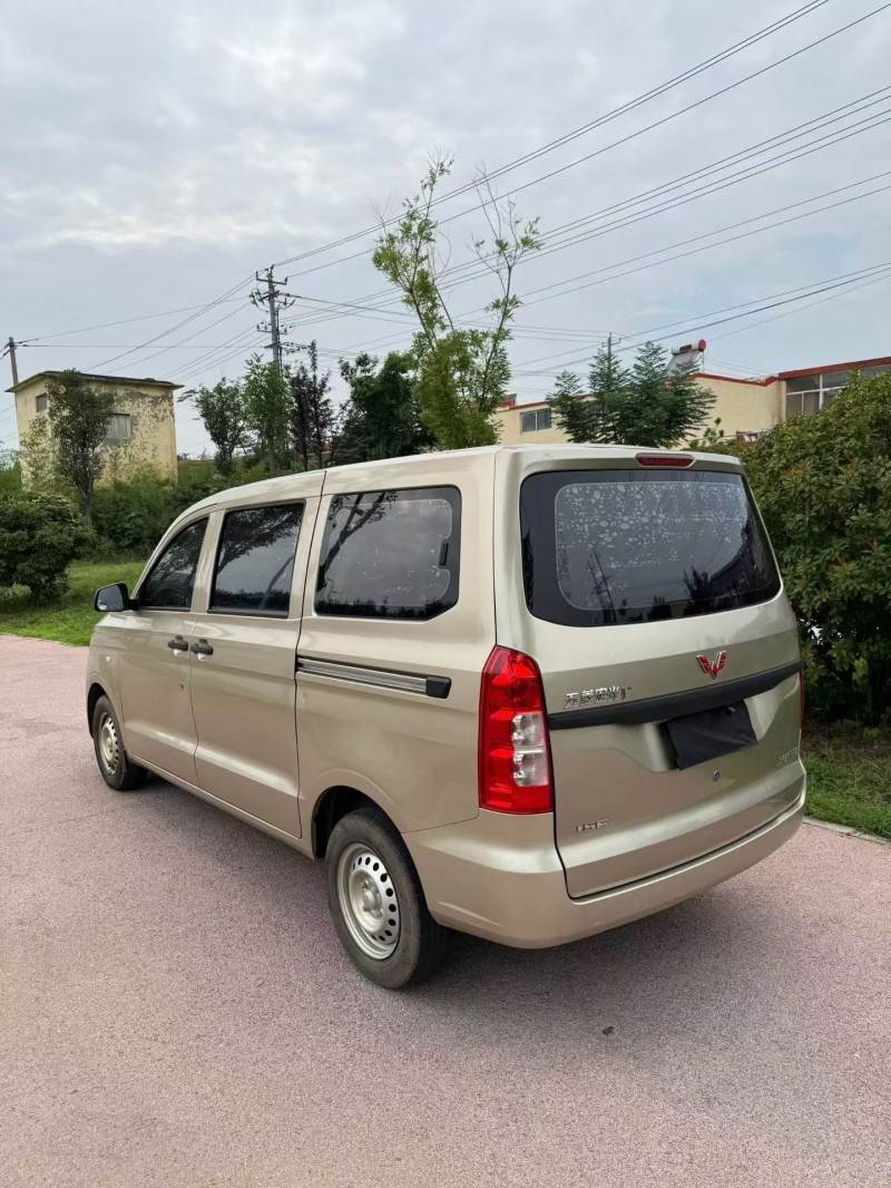 21年枣庄五菱汽车荣光