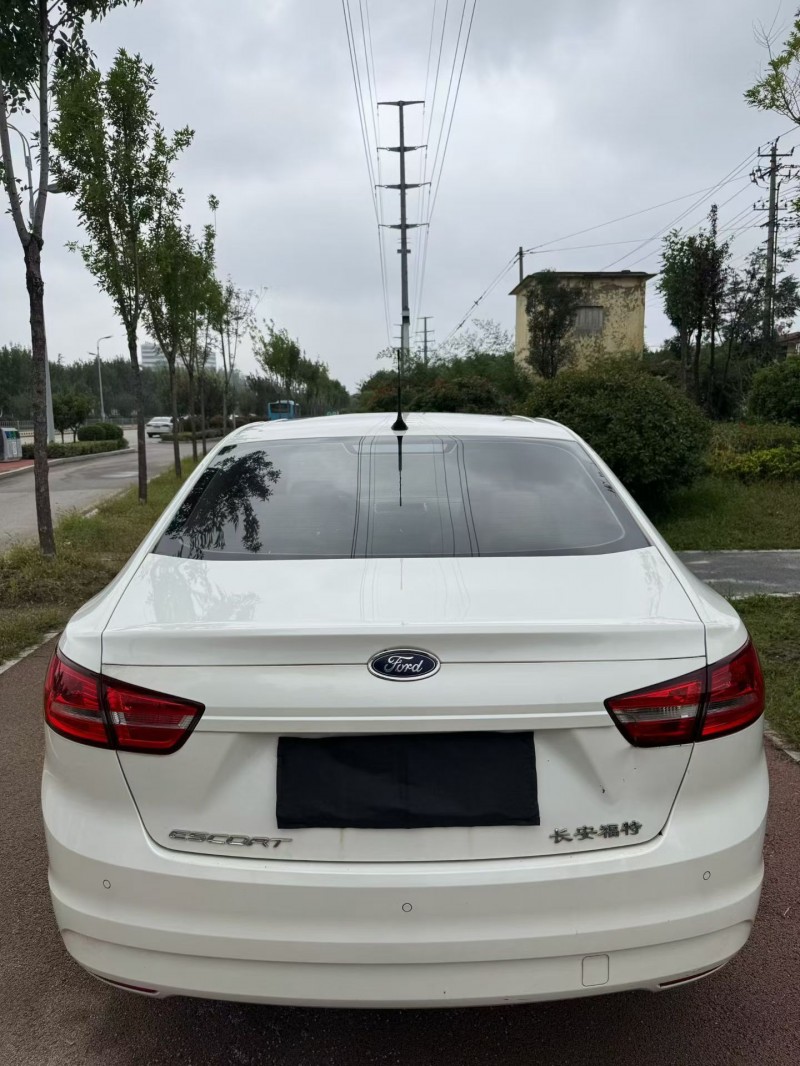 17年东营福特福睿斯