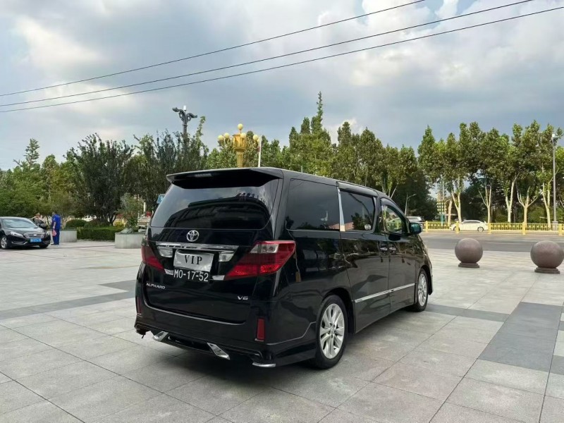 12年枣庄丰田埃尔法