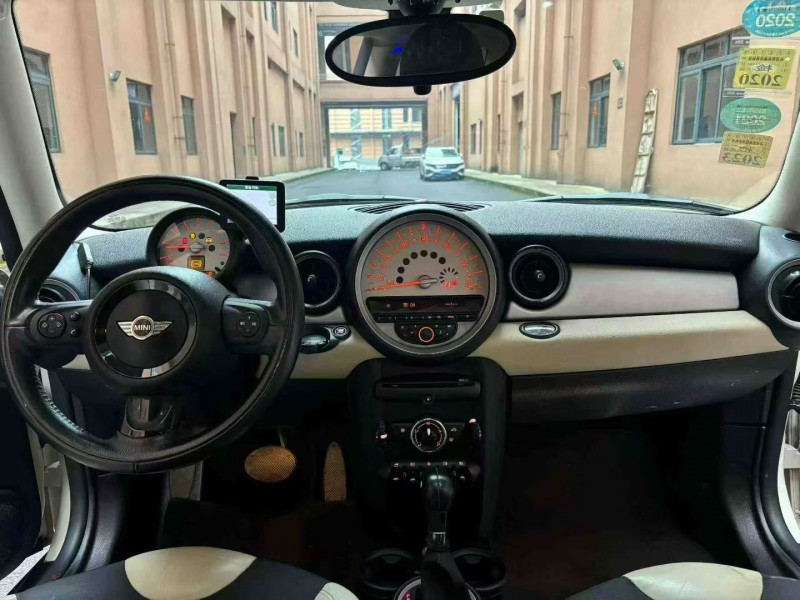 12年重庆市宝马MINI