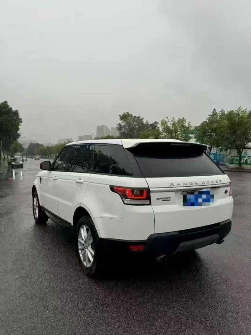 17年重庆市路虎揽胜运动