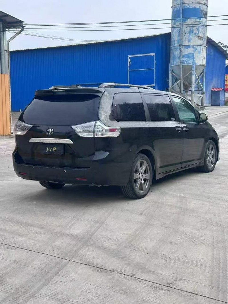 17年株洲丰田塞纳