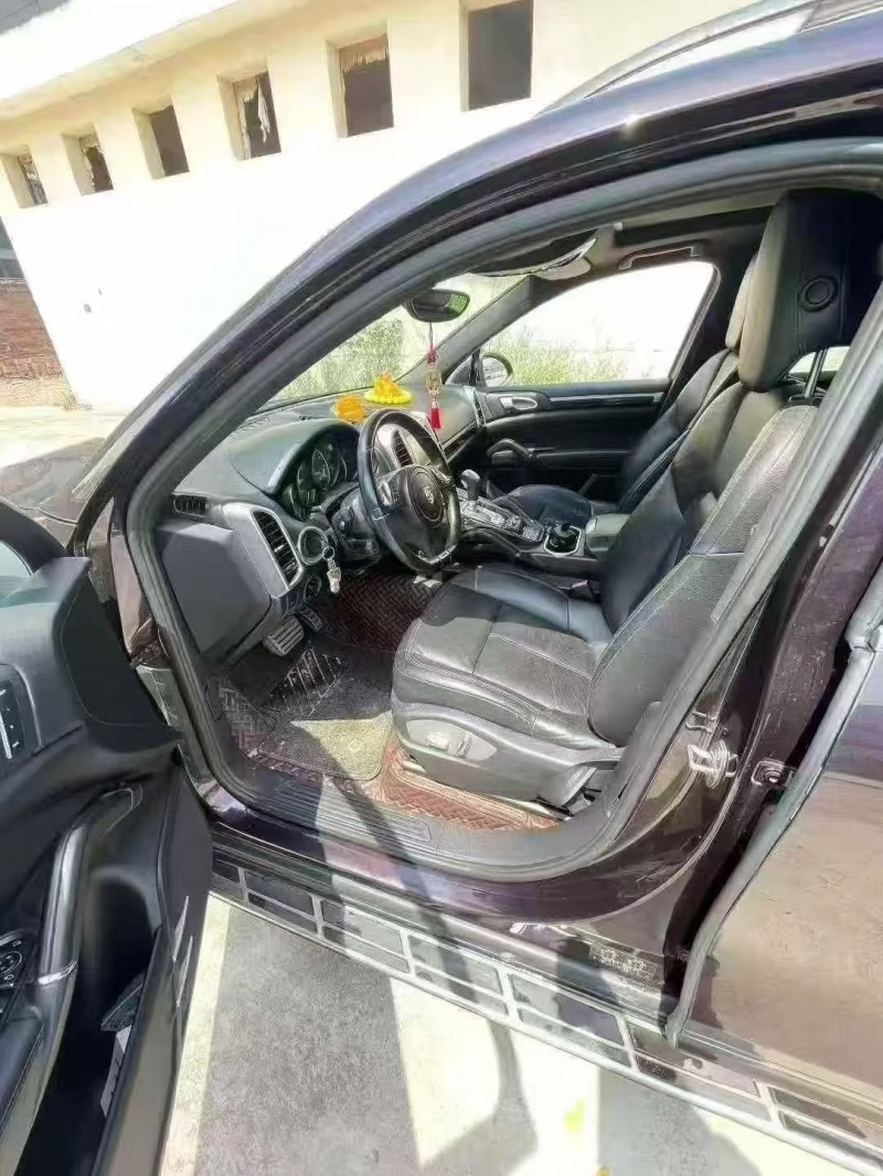 11年上饶保时捷卡宴