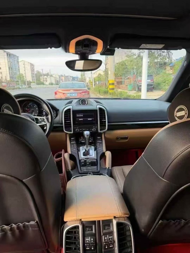 18年衡阳保时捷卡宴