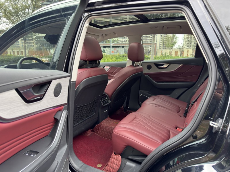 25年盐城红旗HS5