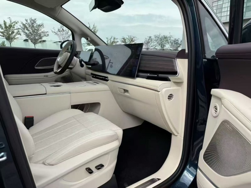 25年徐州岚图汽车梦想家