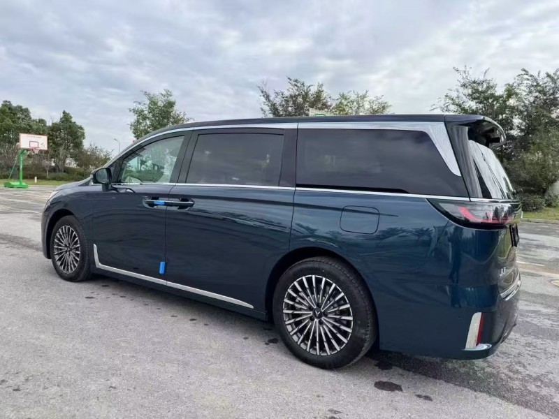 25年徐州岚图汽车梦想家