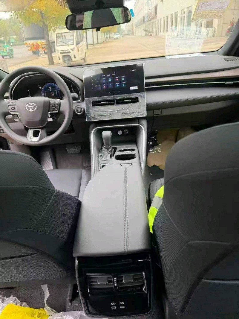 25年淄博丰田亚洲龙