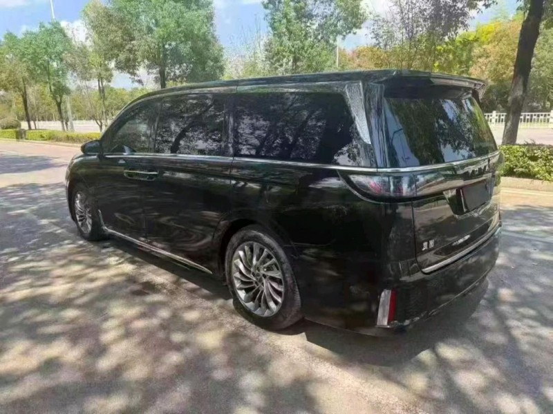 23年宜春岚图汽车梦想家