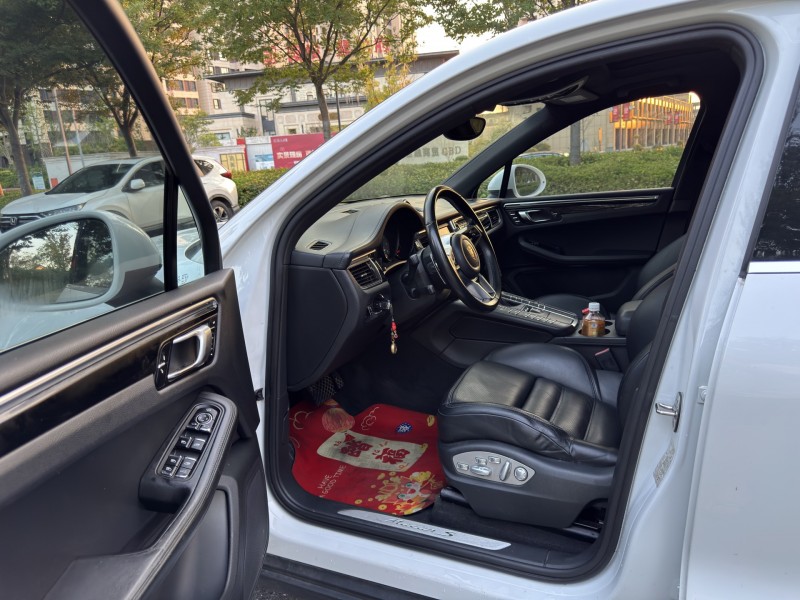 14年盐城保时捷Macan