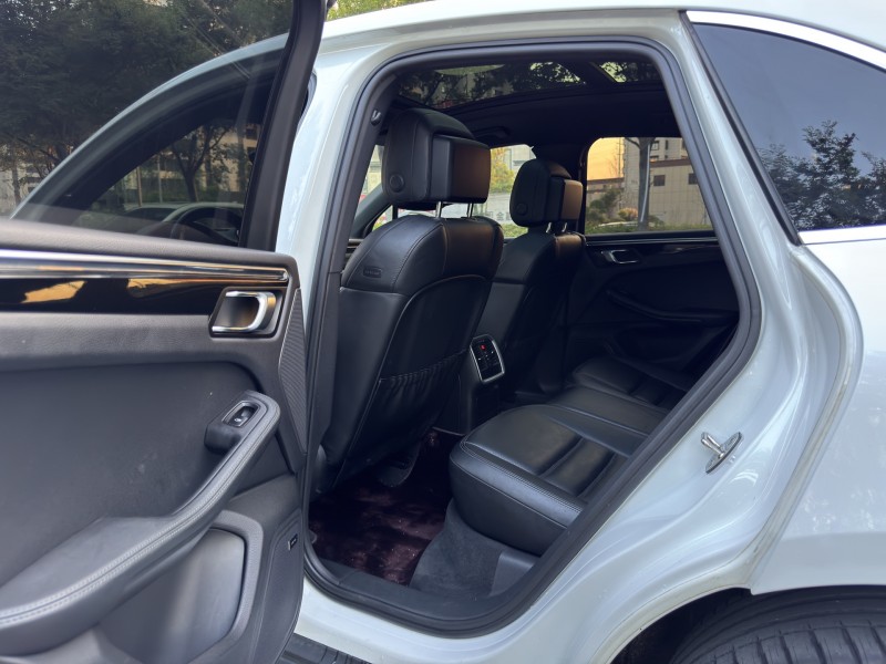 14年盐城保时捷Macan