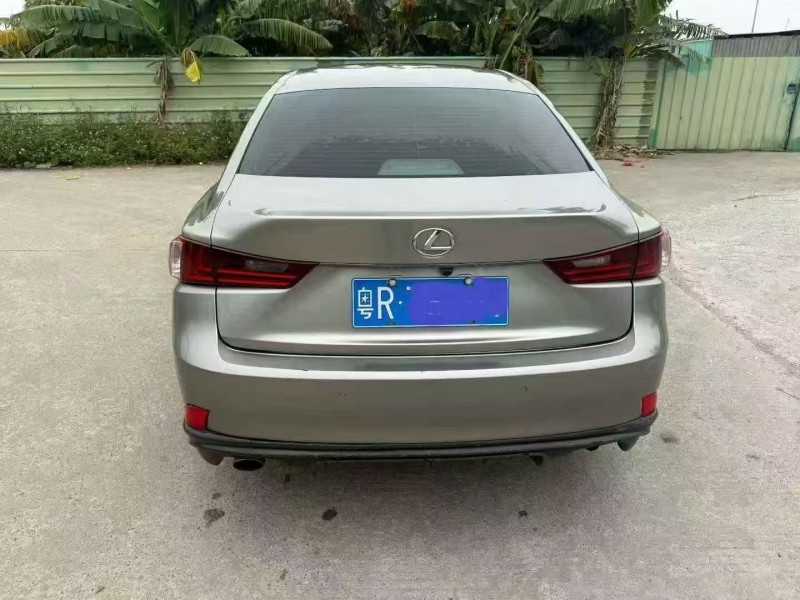 14年珠海雷克萨斯IS