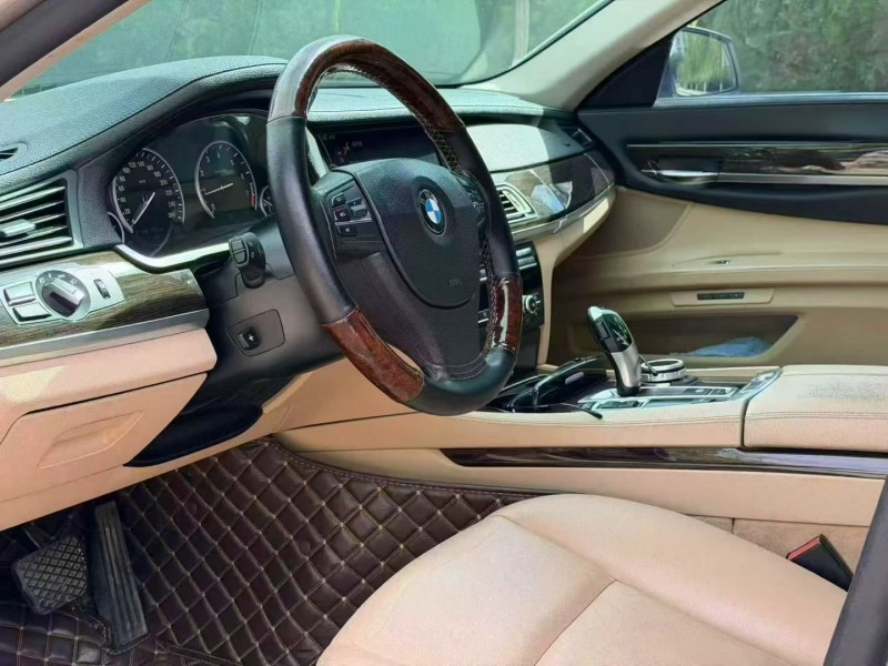 13年宝鸡宝马7系