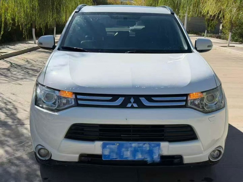 13年枣庄三菱欧蓝德