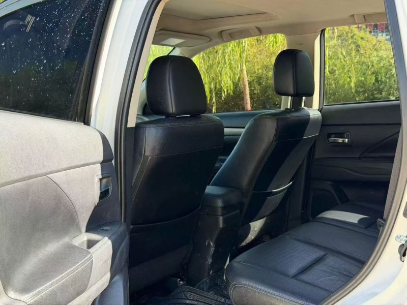 13年枣庄三菱欧蓝德