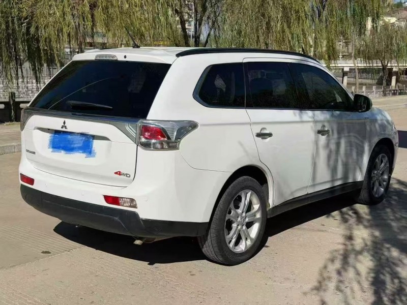 13年枣庄三菱欧蓝德