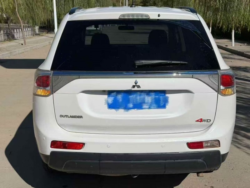 13年枣庄三菱欧蓝德