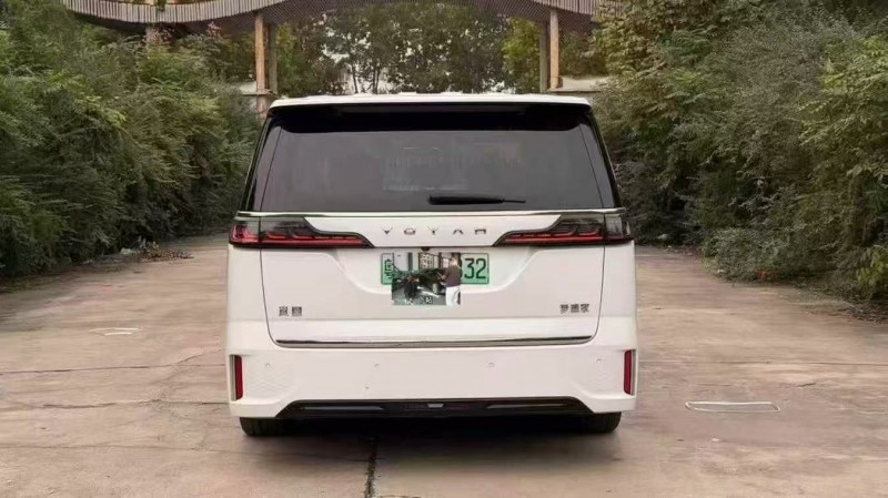 22年平顶山岚图汽车梦想家