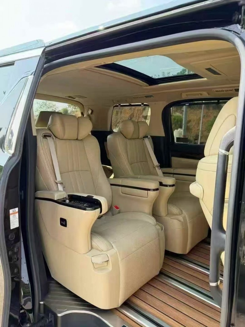 17年常德丰田埃尔法