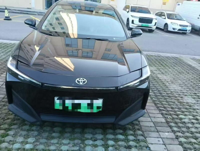 25年东营丰田BZ3Pro