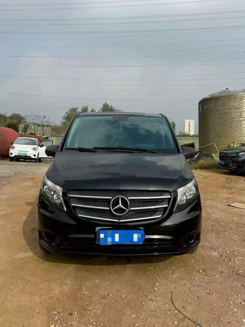 18年青岛奔驰威霆