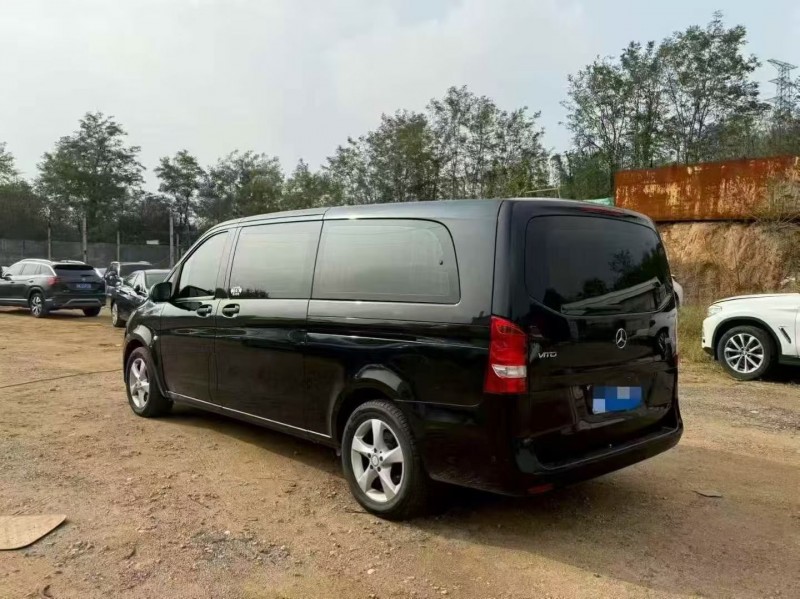 18年青岛奔驰威霆