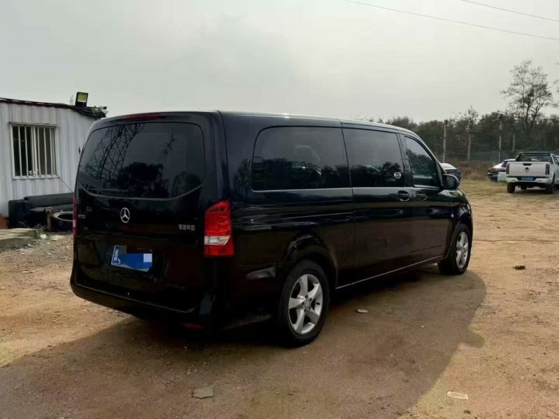 18年青岛奔驰威霆