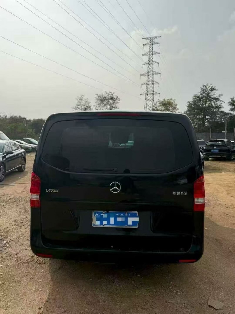 18年青岛奔驰威霆