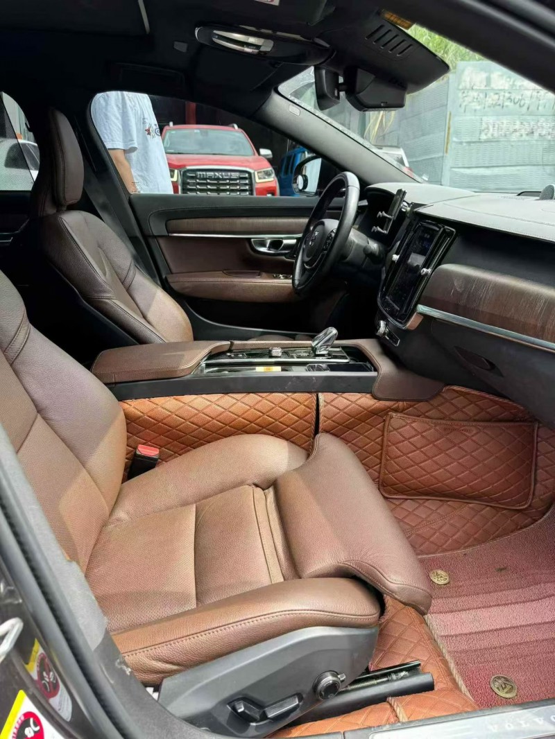 21年重庆市沃尔沃S90