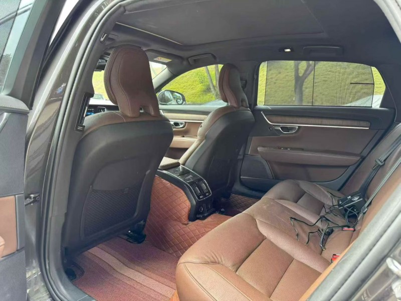 21年重庆市沃尔沃S90