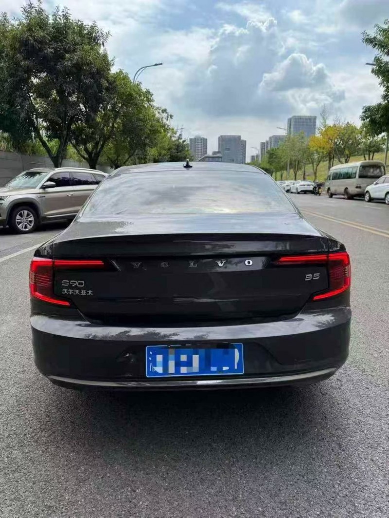 21年重庆市沃尔沃S90