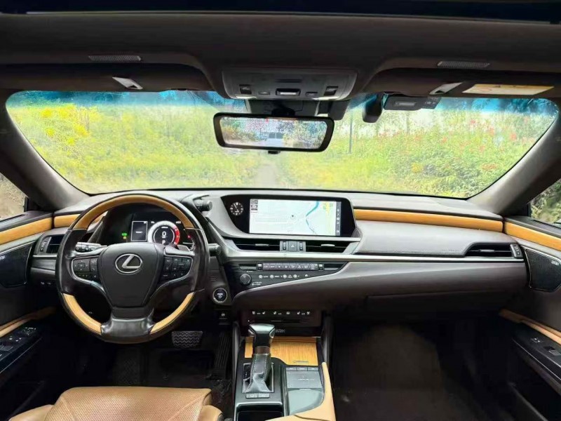 20年宜昌雷克萨斯ES