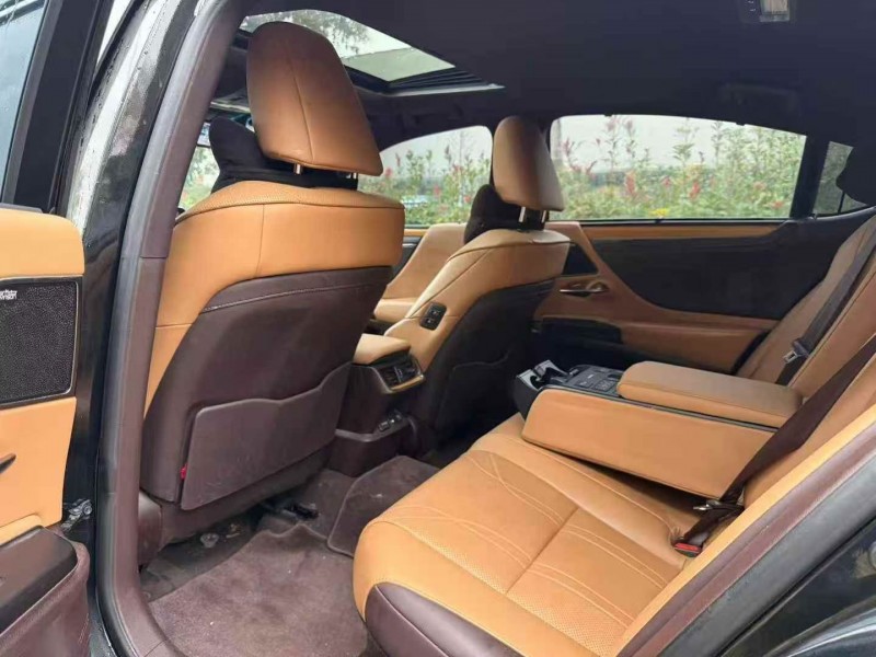 20年宜昌雷克萨斯ES