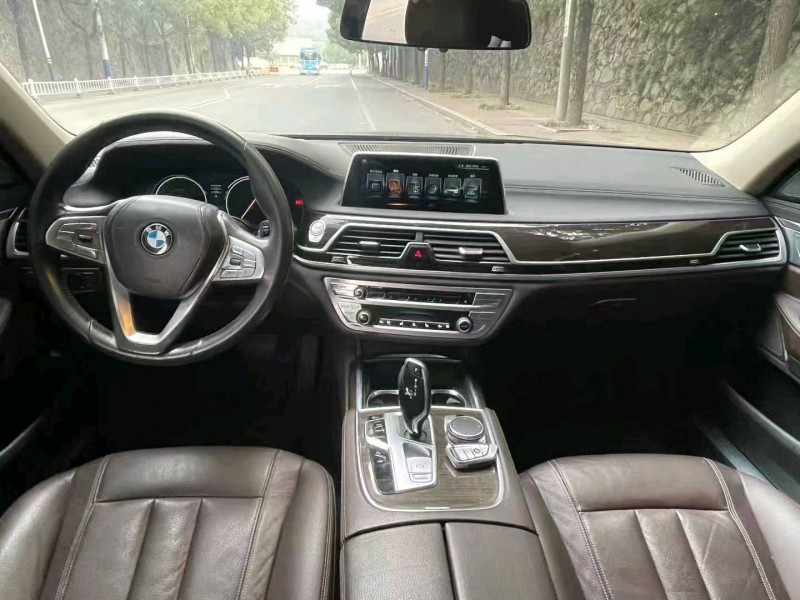 16年湘潭宝马7系