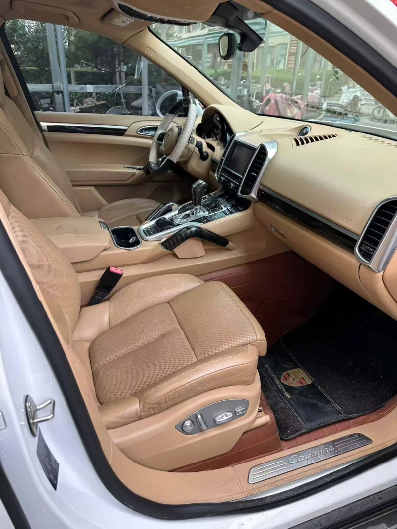 15年邯郸保时捷卡宴