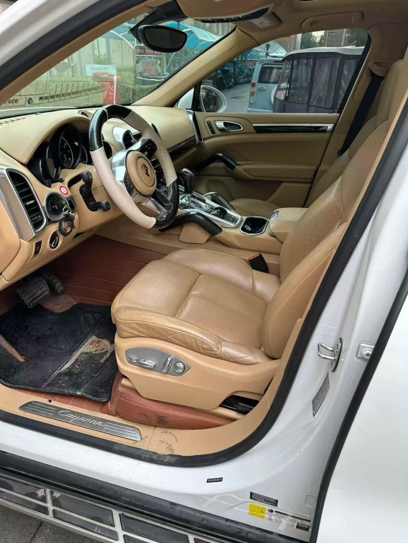 15年邯郸保时捷卡宴