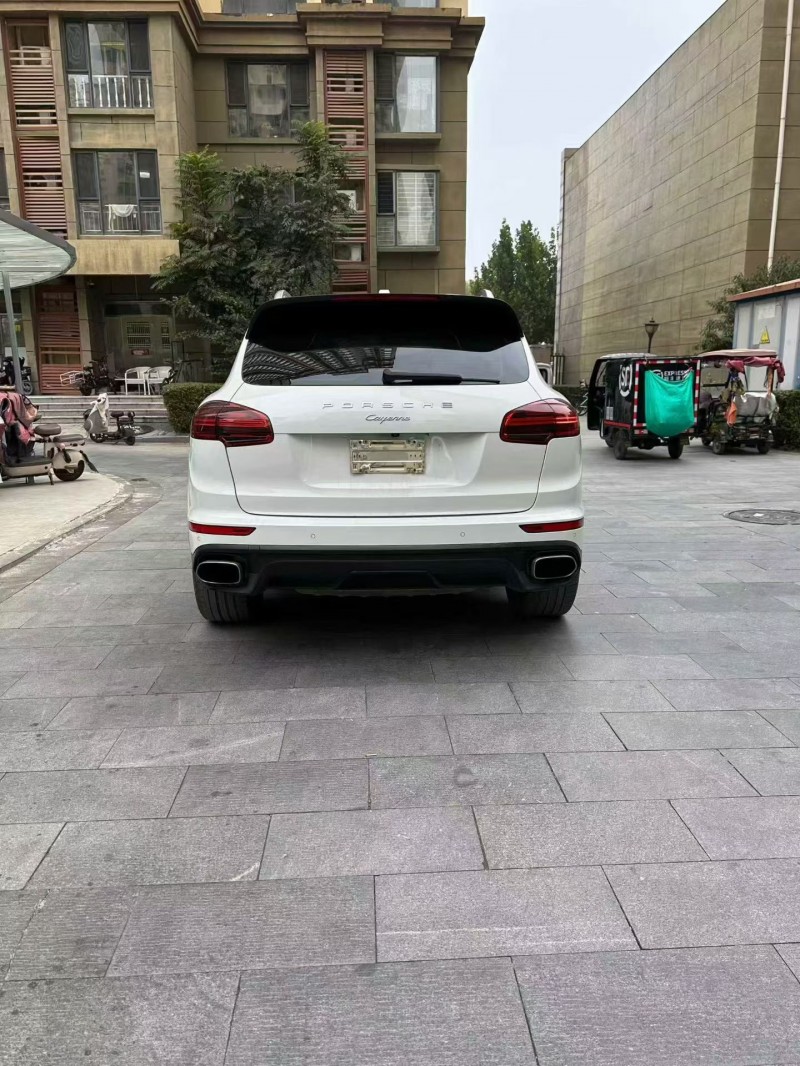 15年邯郸保时捷卡宴