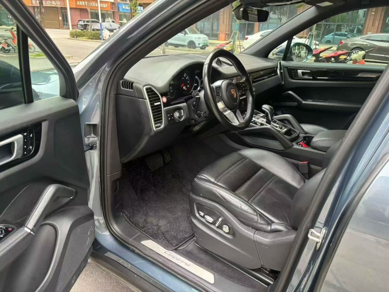 18年嘉兴保时捷卡宴