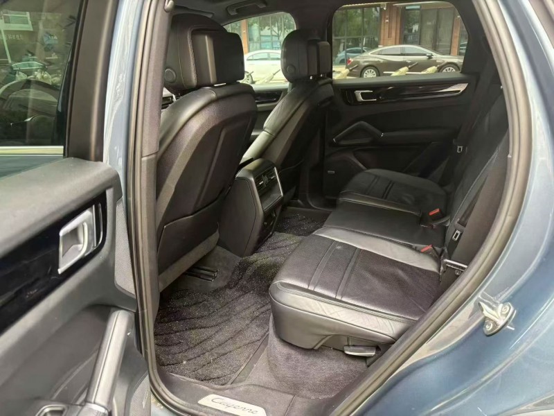 18年嘉兴保时捷卡宴