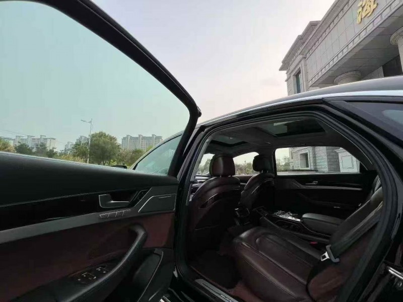 16年秦皇岛奥迪A8L