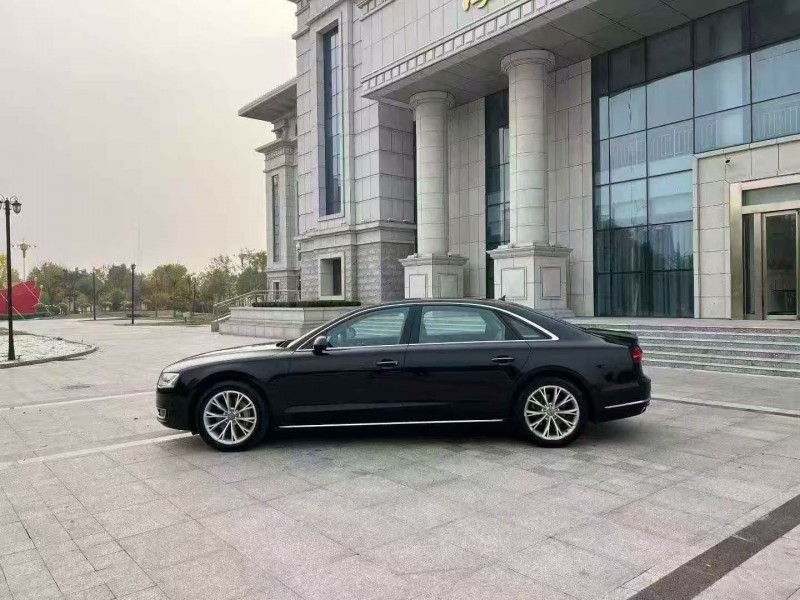 16年秦皇岛奥迪A8L