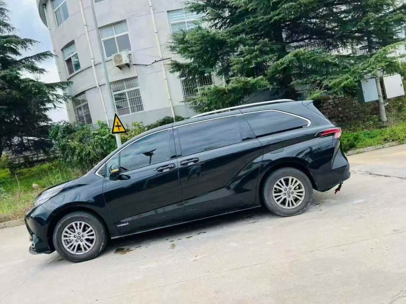 23年青岛丰田塞纳