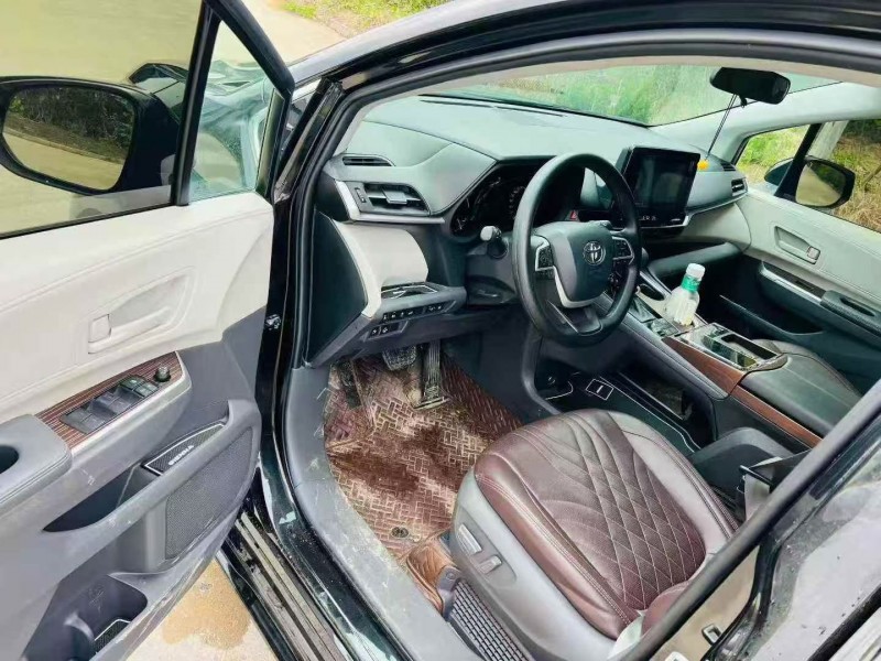 23年青岛丰田塞纳